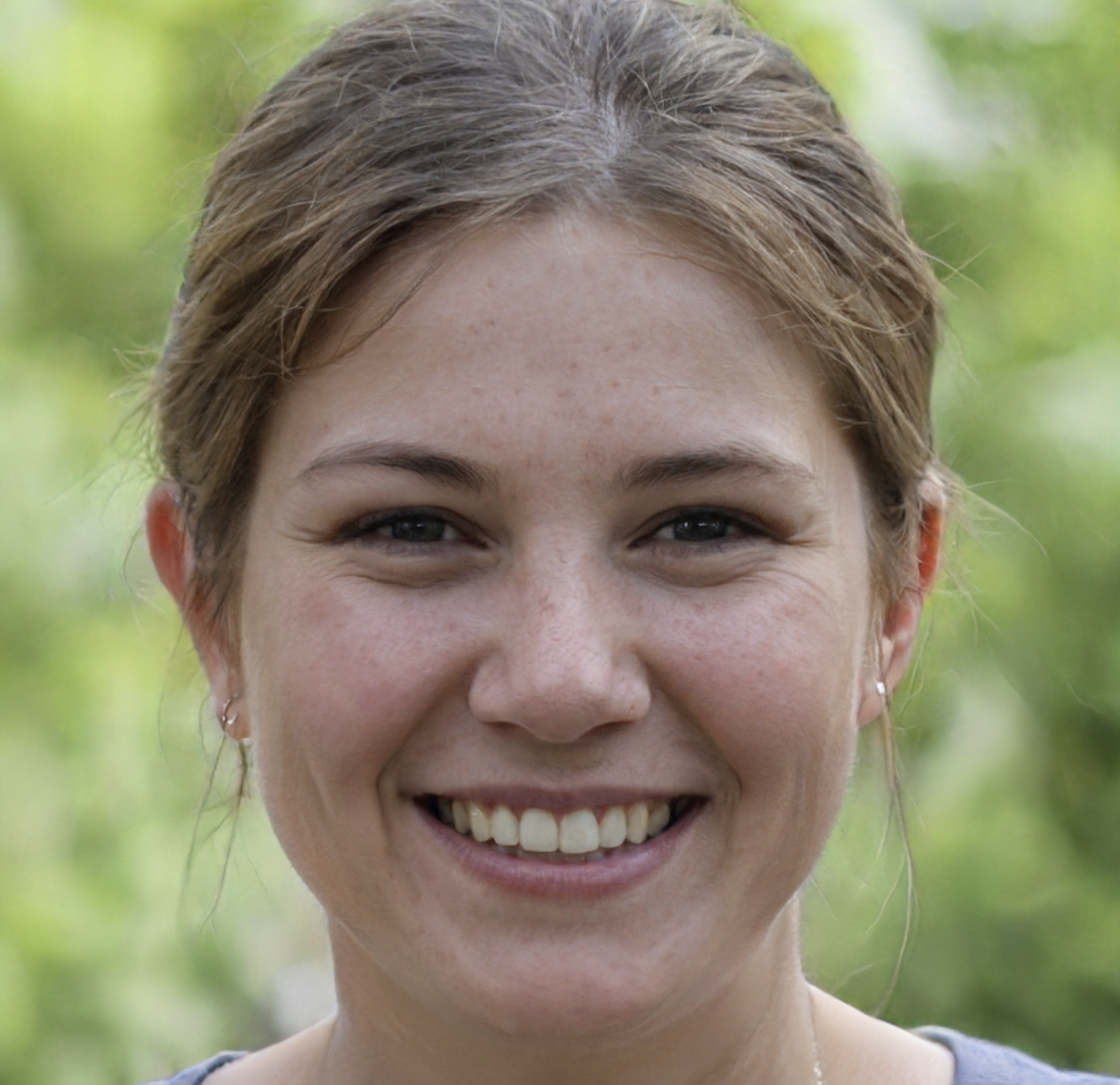 Valéria Szilágyi Főszerkesztő és szerző